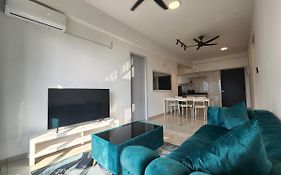 Praicon Executive Suite